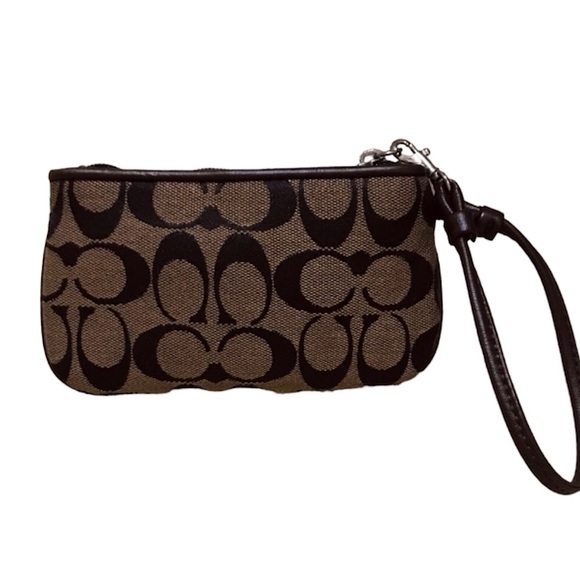 🆕🔥COACH SUPER CUTE&STYLISH CHOCOLATE BROWN&LIGHT BRONZE&LIGHT GOLD WRISTLET - Picture 4 of 11